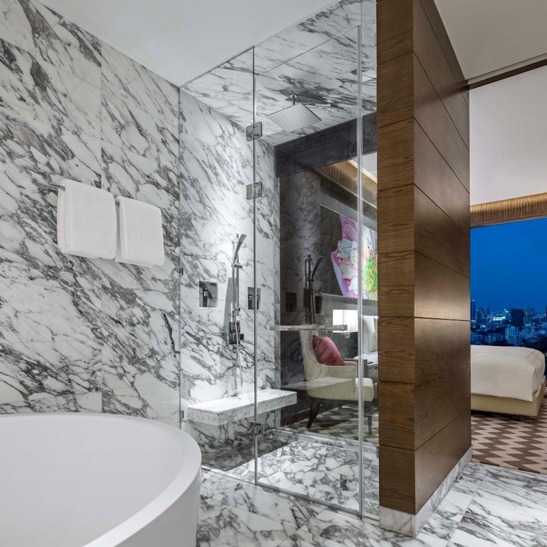 Suite, King Bed