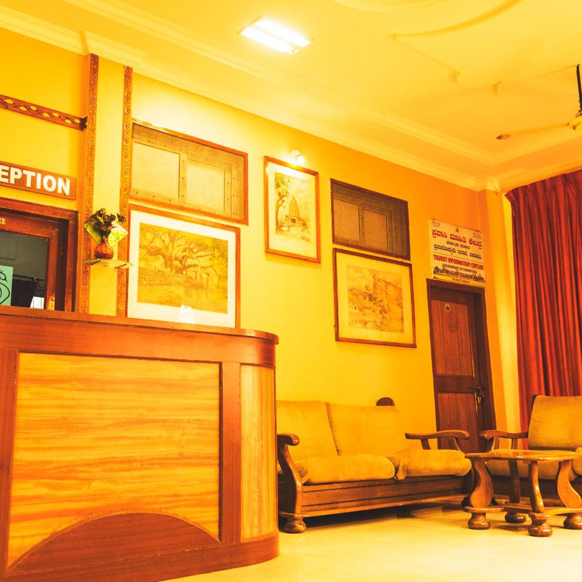 Kstdc Hotel Mayura Chalukya Badami 8/50