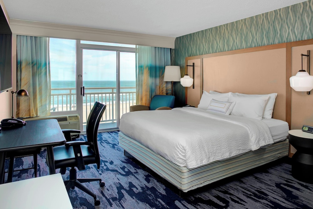 Studio, King Bed, Ocean Front, Sofa, Balcony