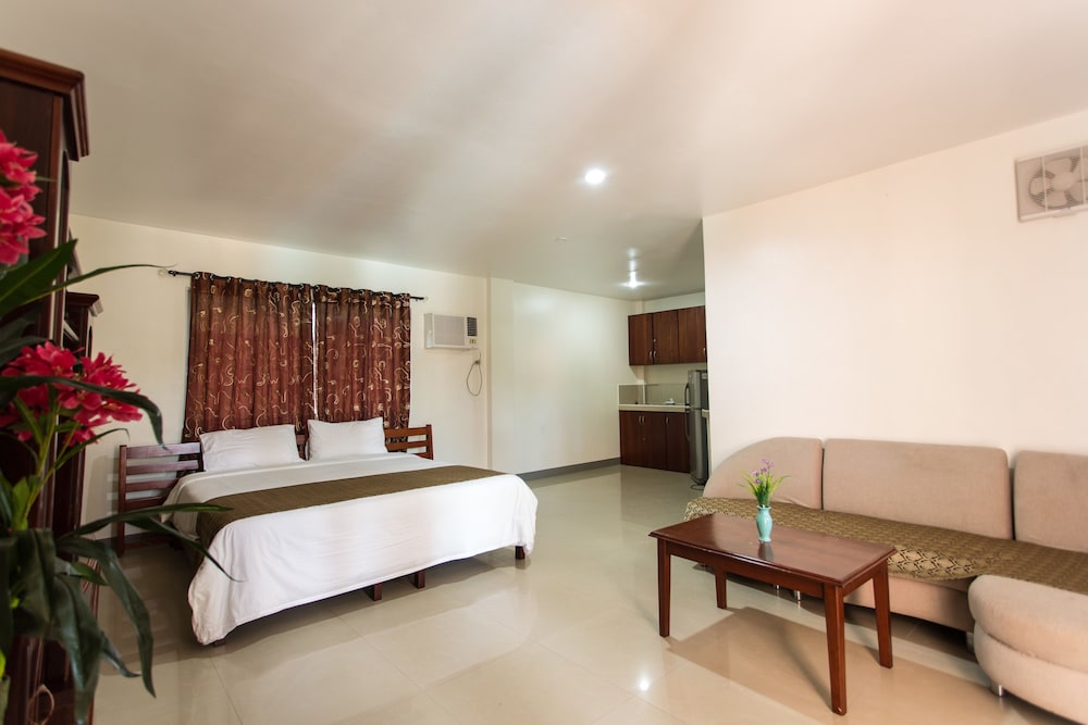 Conrada's Place Hotel And Resort 22/67