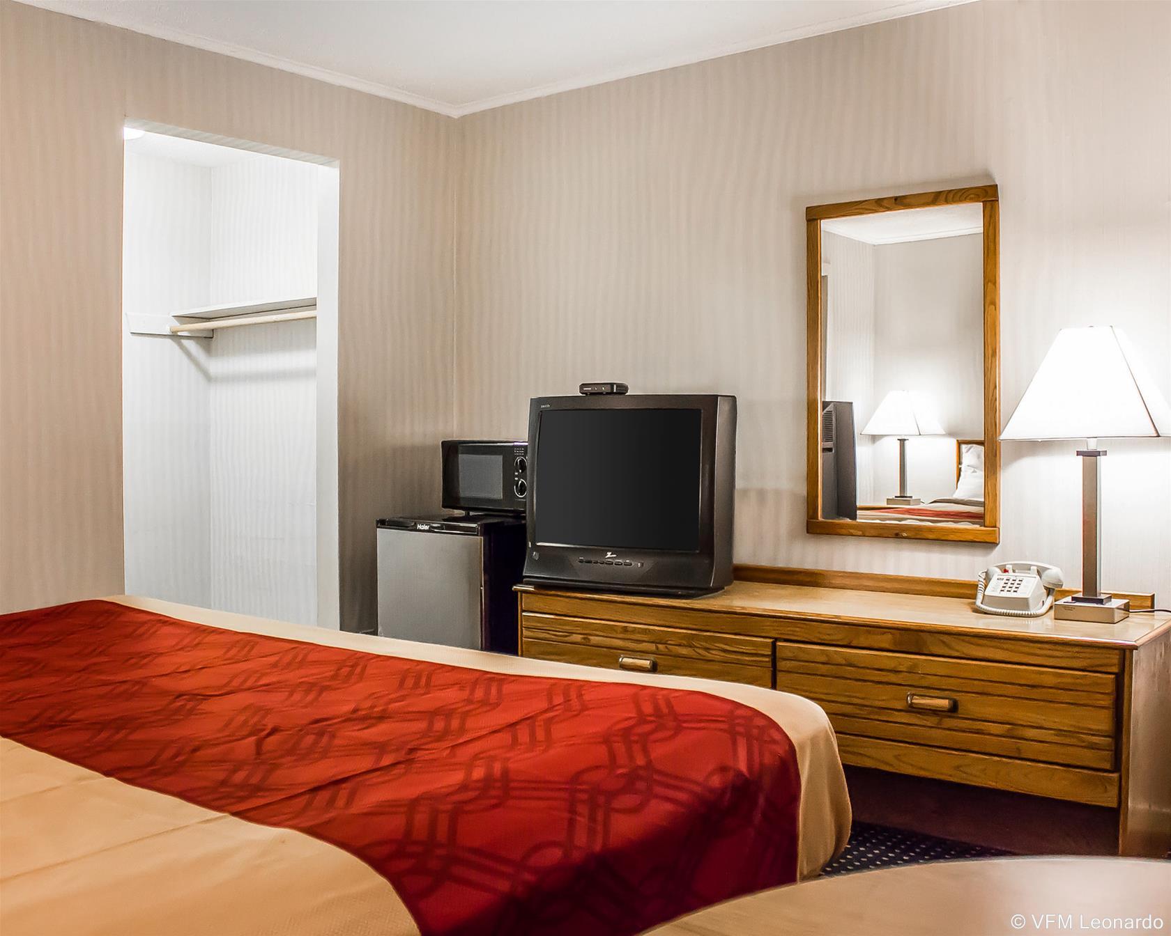 Economy Inn East Hartford CT 48/60
