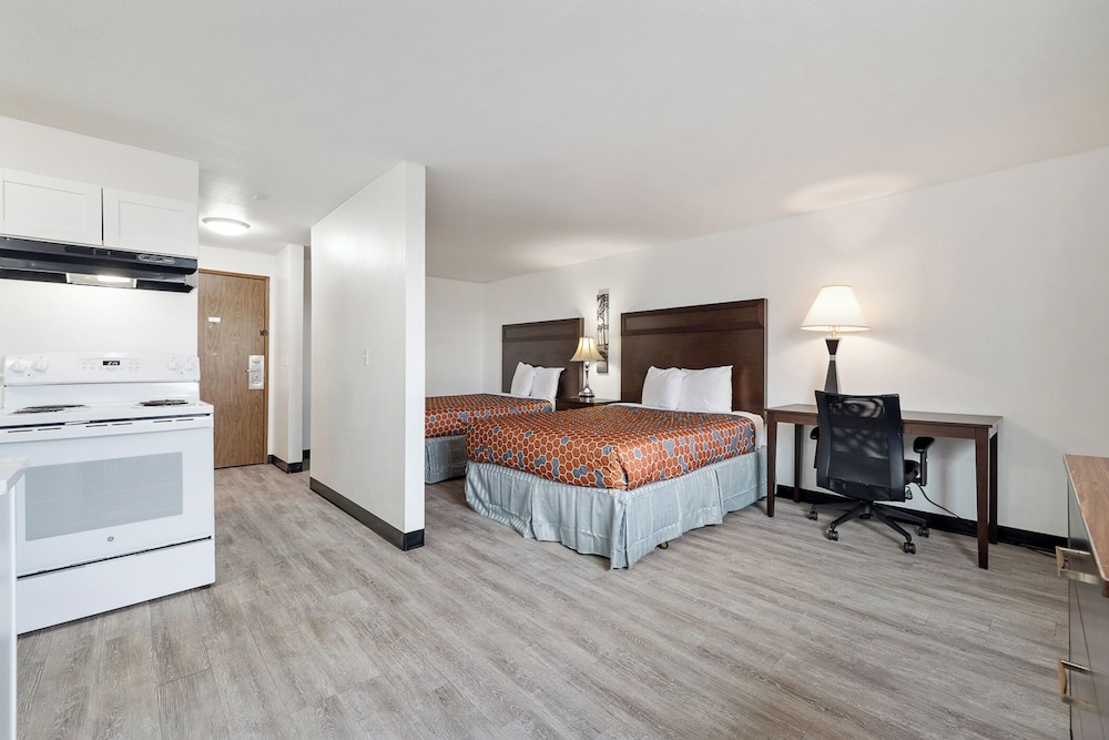 Kennewick Suites 5/58