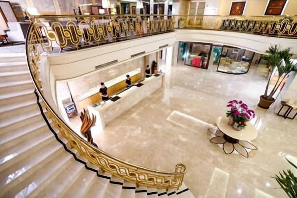 Justwin Grand Hotel 5/42