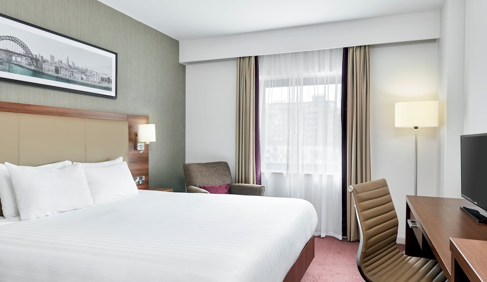 Room at Leonardo Hotel Newcastle Quayside (ex Jurys Inn), GATESHEAD