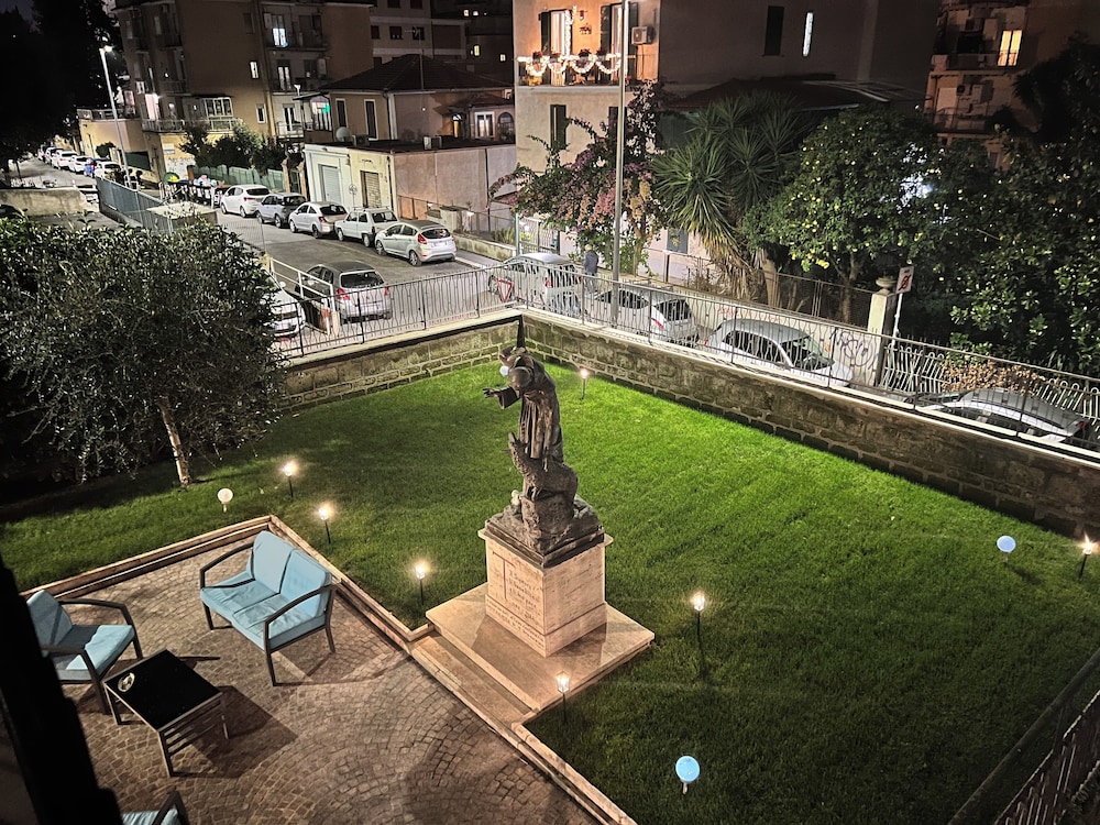 Palazzo Sant'Antonio Roma 19/22