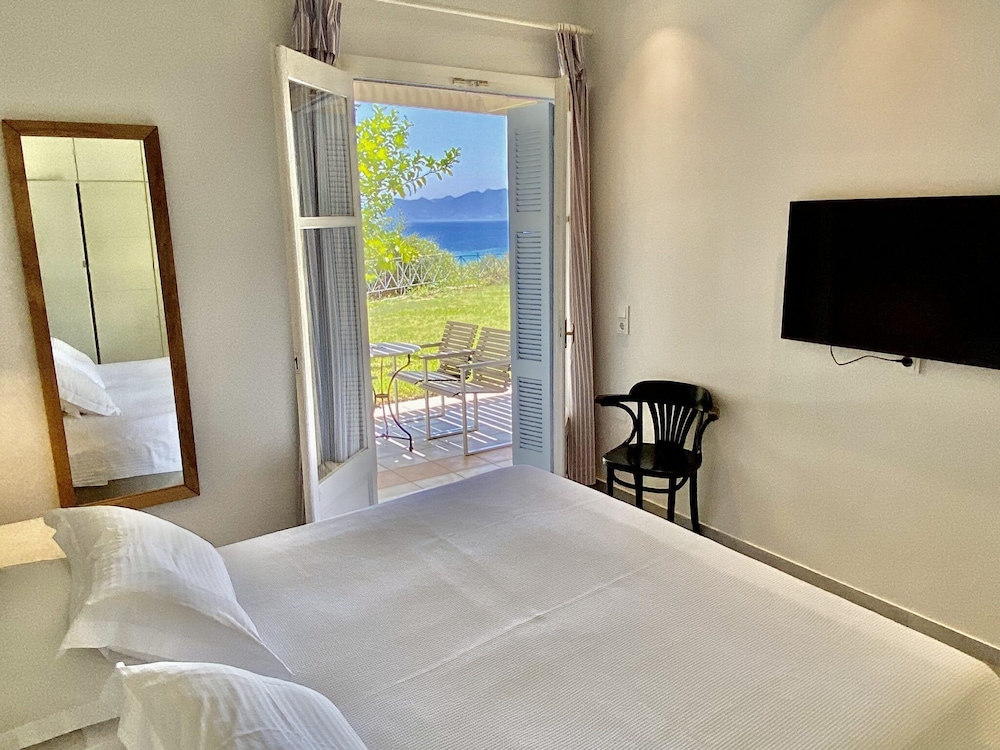 Armonia Bay Hotel 12/48