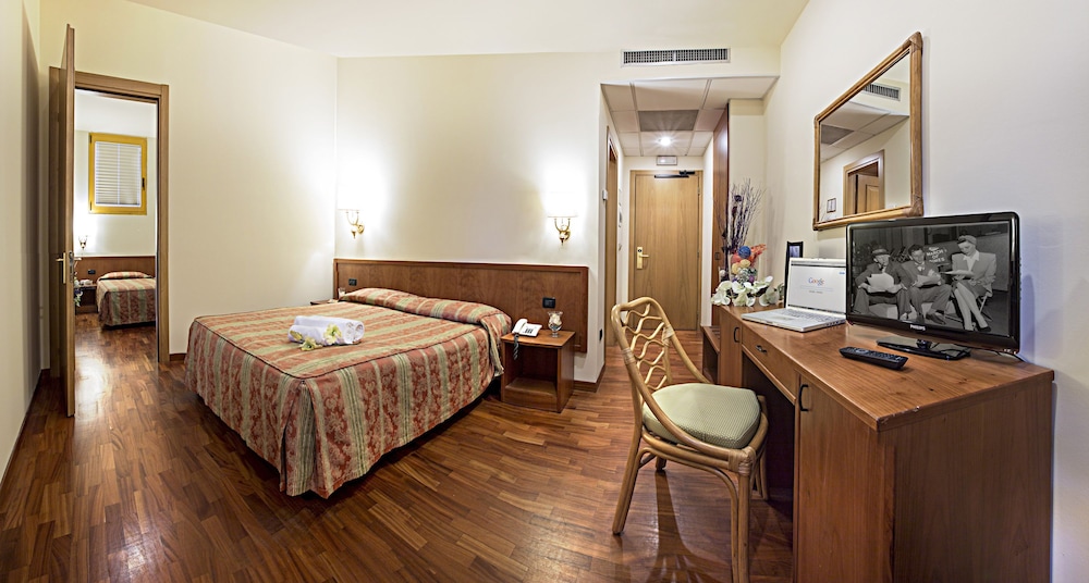 Hotel Tivoli 20/66