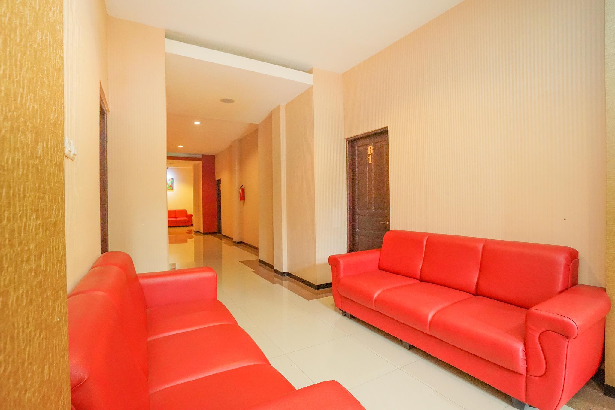 Oyo 282 Putri Utari Guest House 13/31