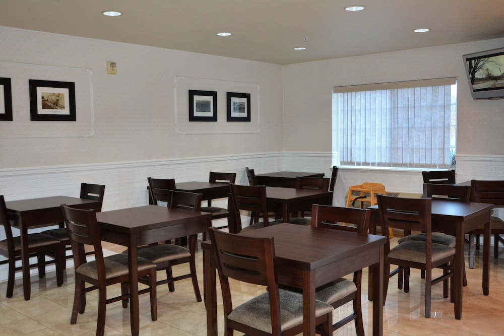 Fairbridge Inn And Suites Dupont 43/54
