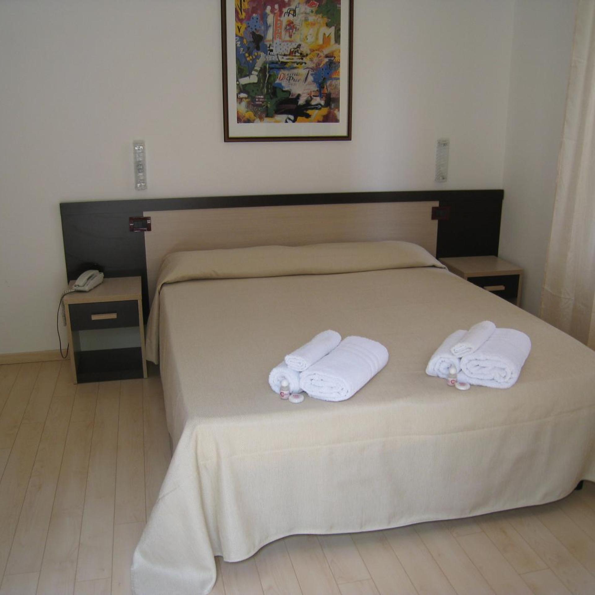 Room, Triple