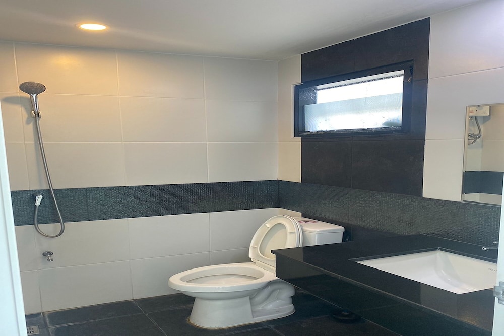 Noble Tarntong Boutique Hotel 55/60