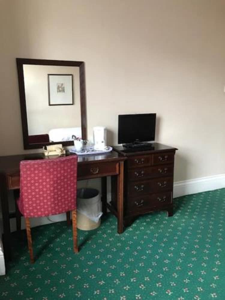 Green Dragon Hotel 46/49