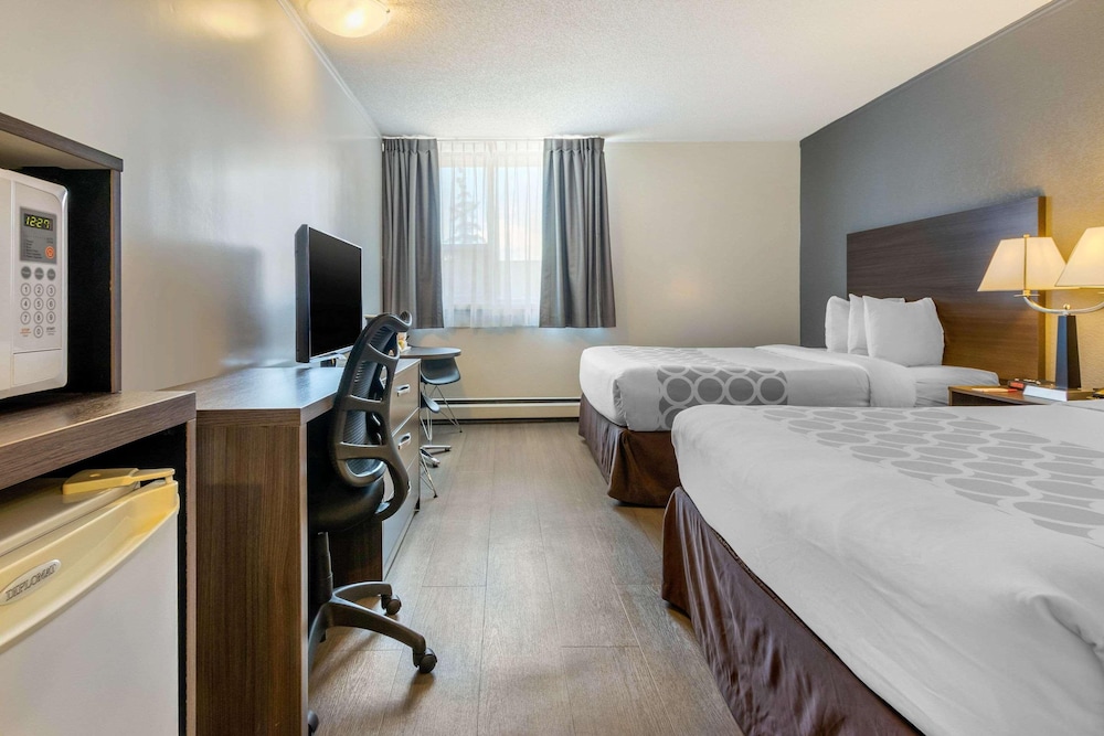 Super 8 by Wyndham Macleod Trail Calgary 27/60