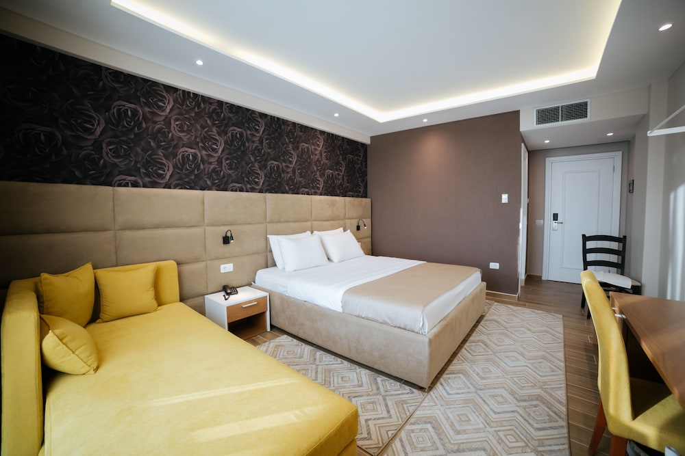 Albanian Star Hotel 8/50