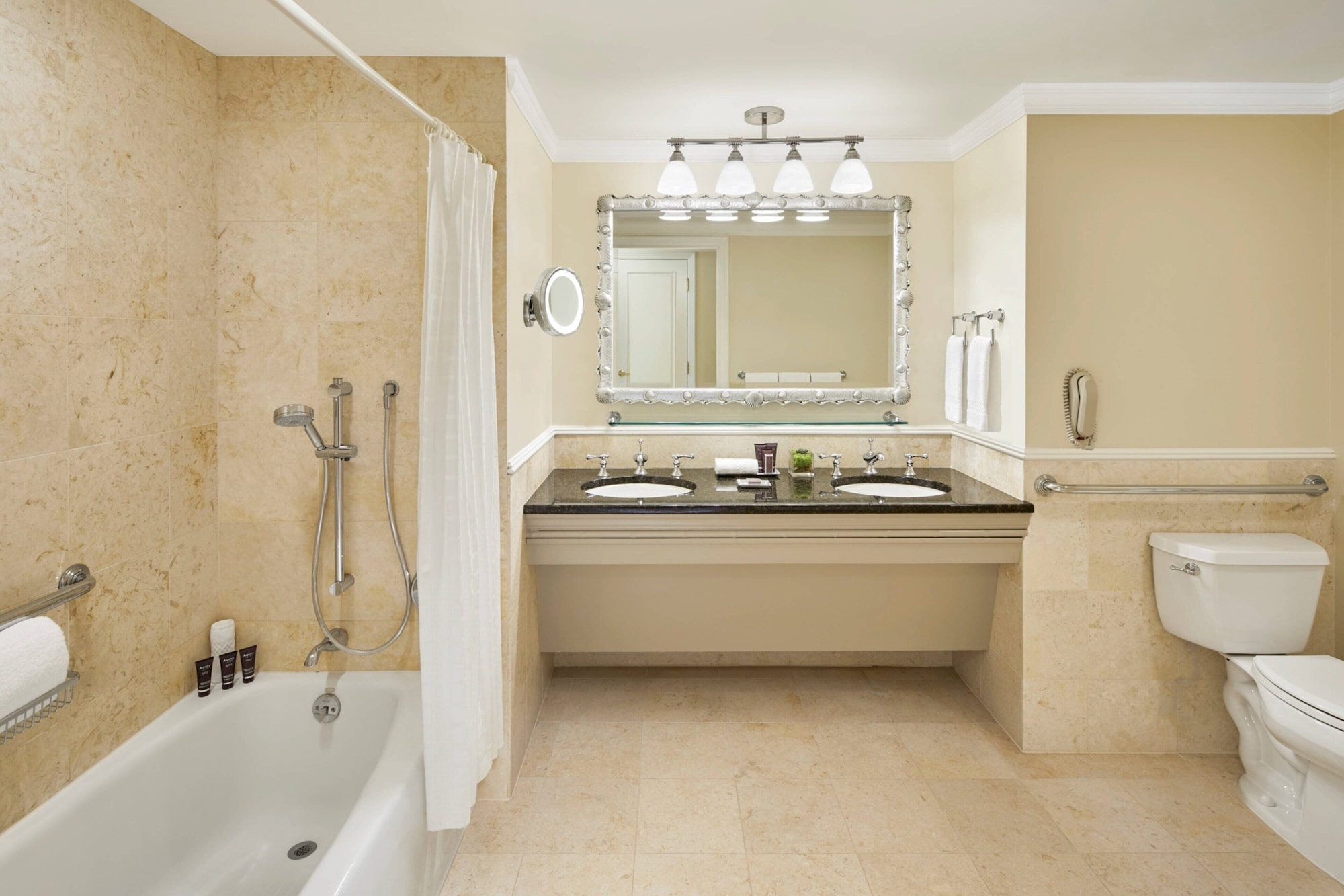 Tower, King Bed, Garden View, Sofa، The Ritz Carlton Grand Cayman 4/7