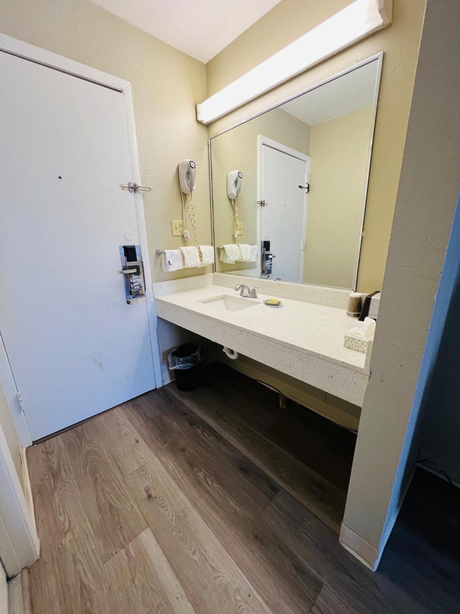 Travelodge by Wyndham Carlisle North 33/33