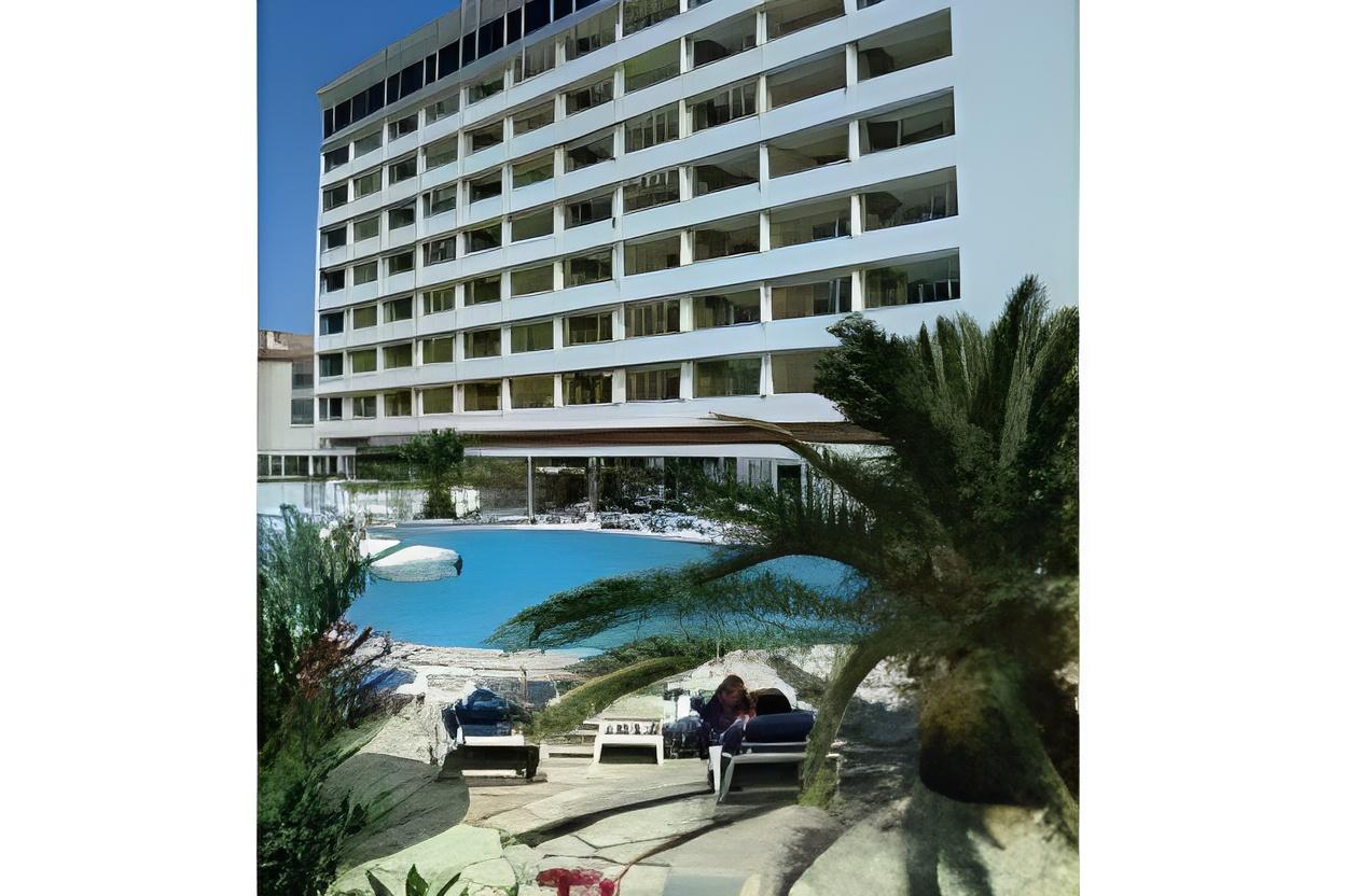 Carcavelos Beach Hotel in CARCAVELOS