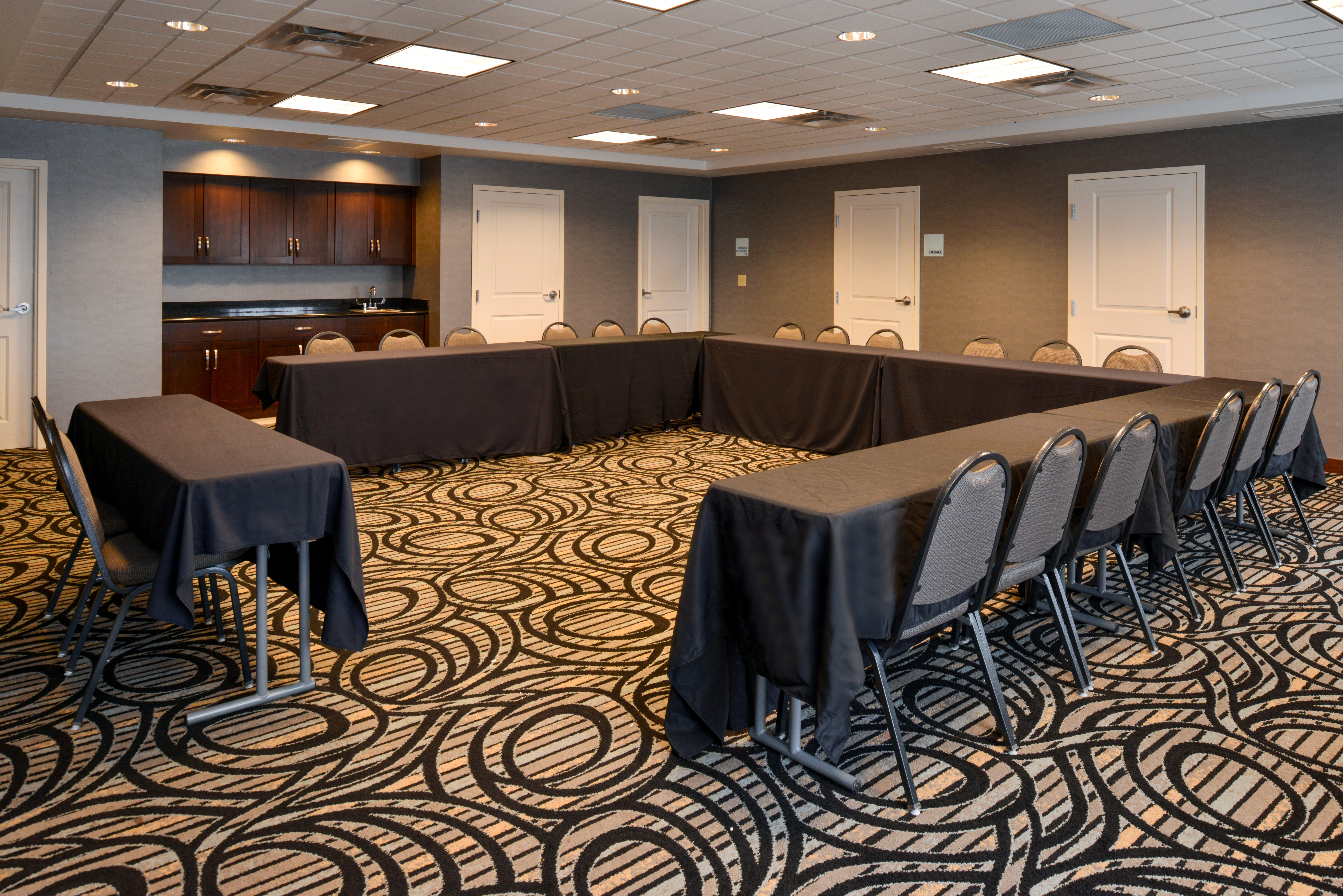 Holiday Inn Express Hotel And Suites Greenfield 61/65
