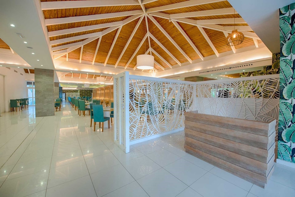 Grand Sirenis Punta Cana Resort 8/79