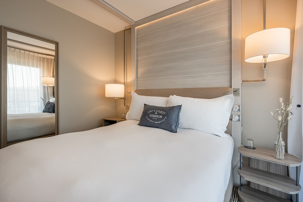 Promenade, Superior, Double or Twin Bed, Balcony View