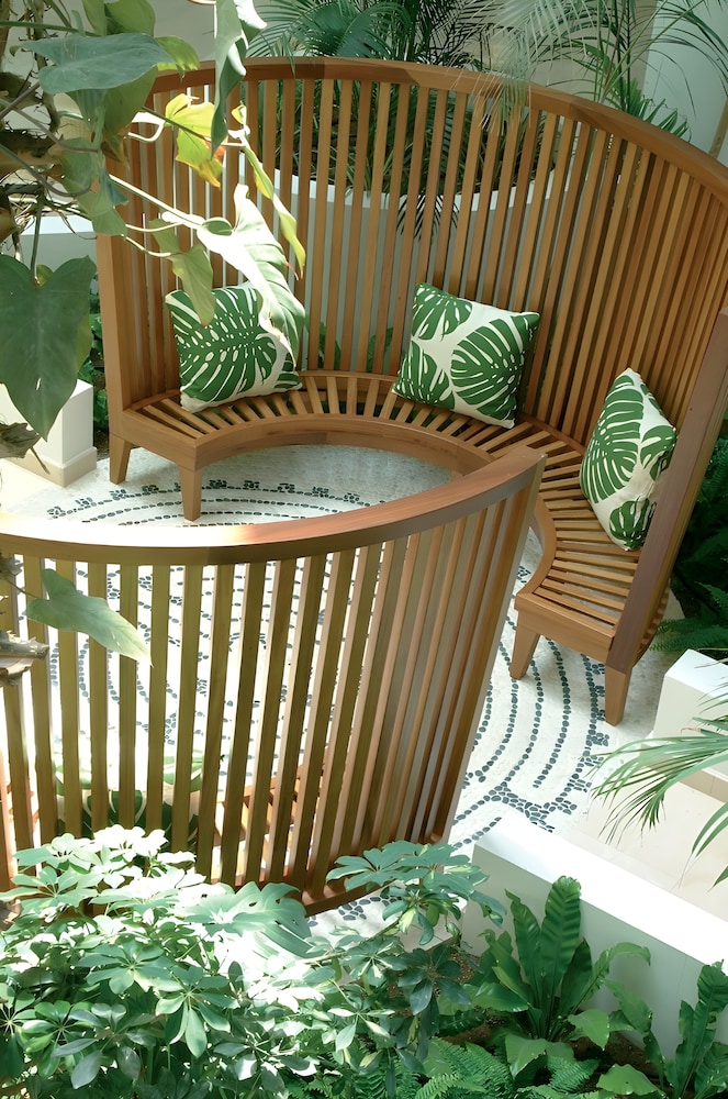 Azia Resort and Spa 12/98