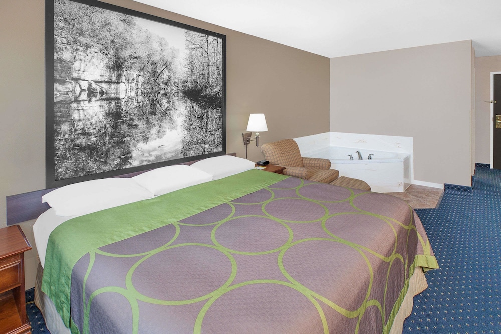 Super 8 By Wyndham Lowell/Bentonville/Rogers Area 4/18