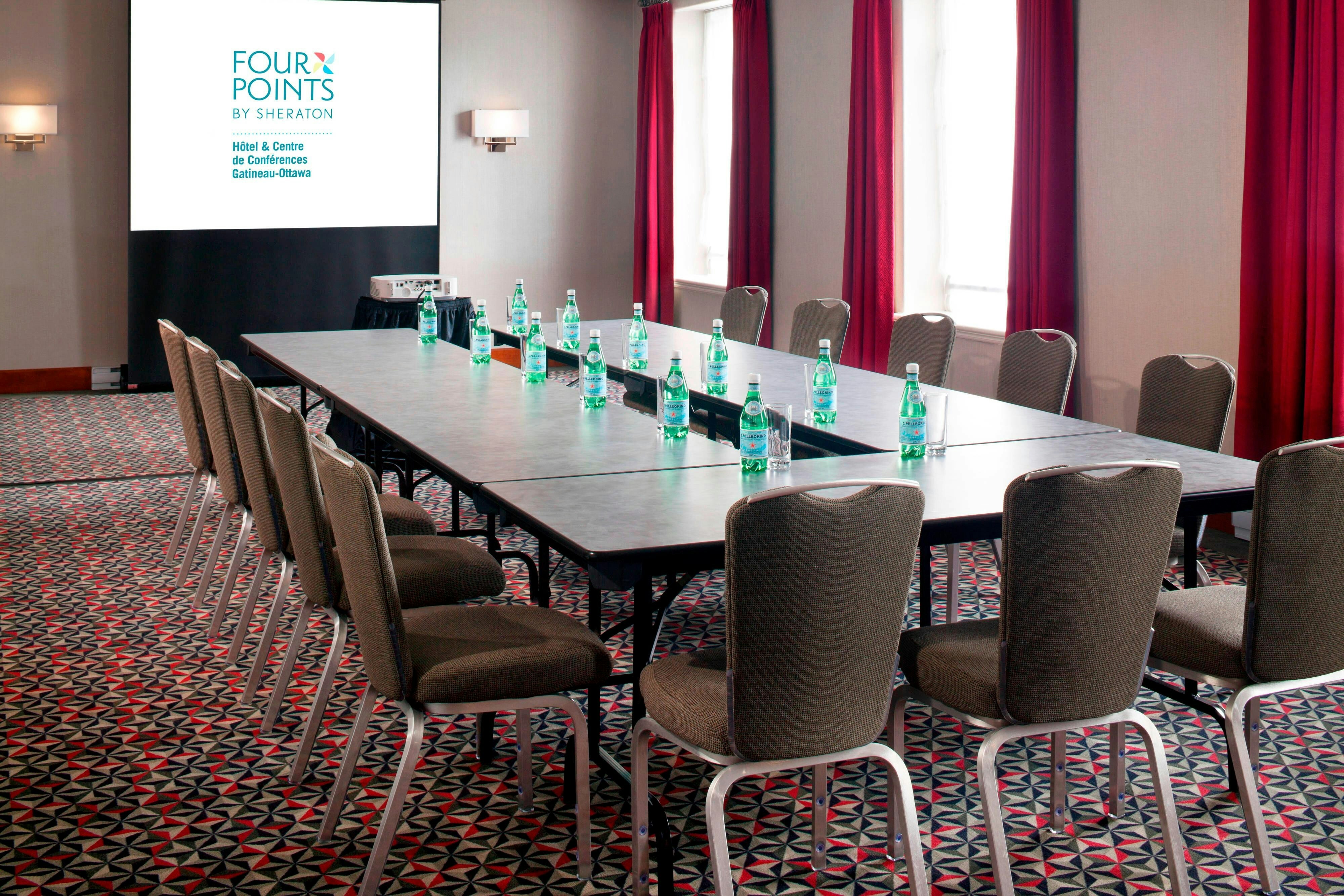 Four Points by Sheraton Hotel & Conference Centre Gatineau-Ottawa 33/35