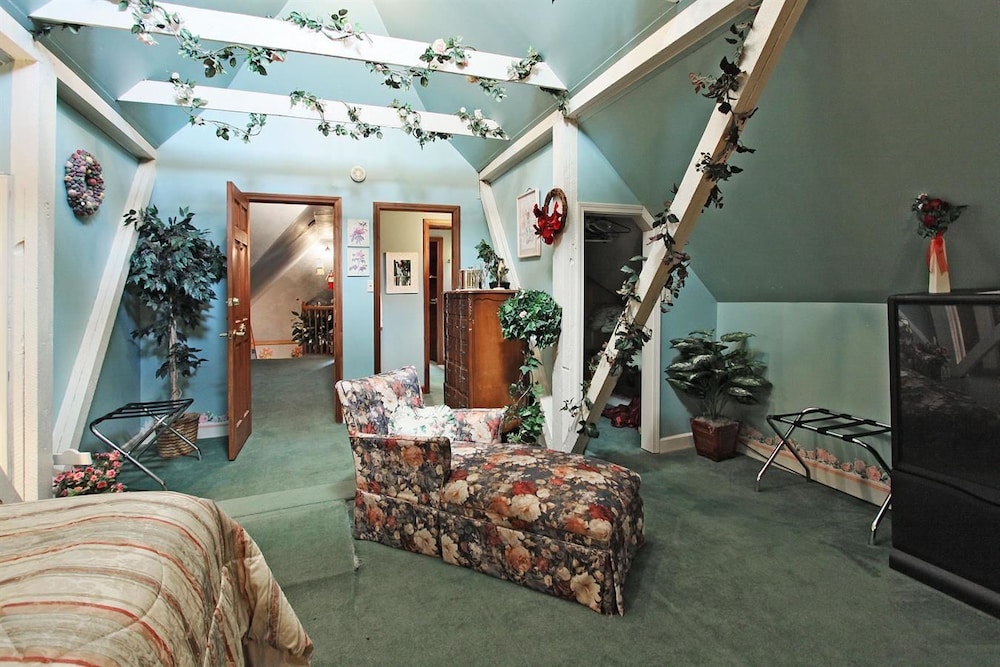 Old Northside Bed Breakfast 48/55