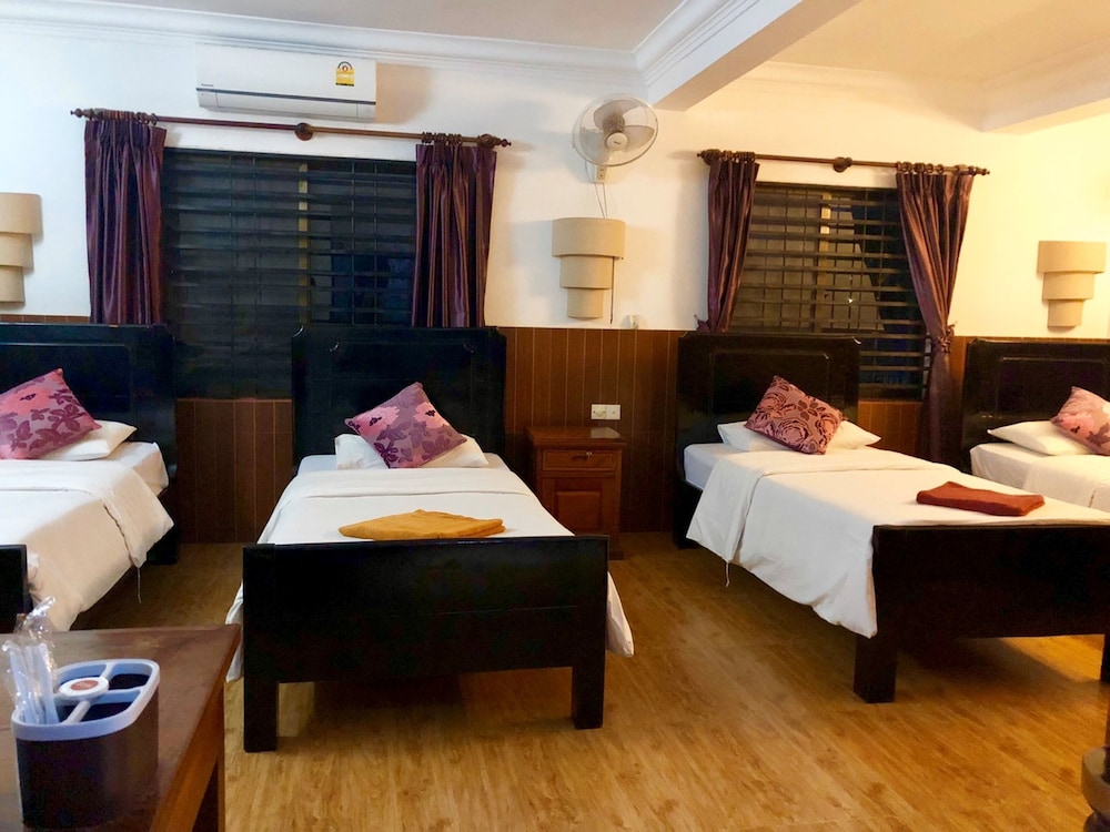 Jasmine Lodge 16/52