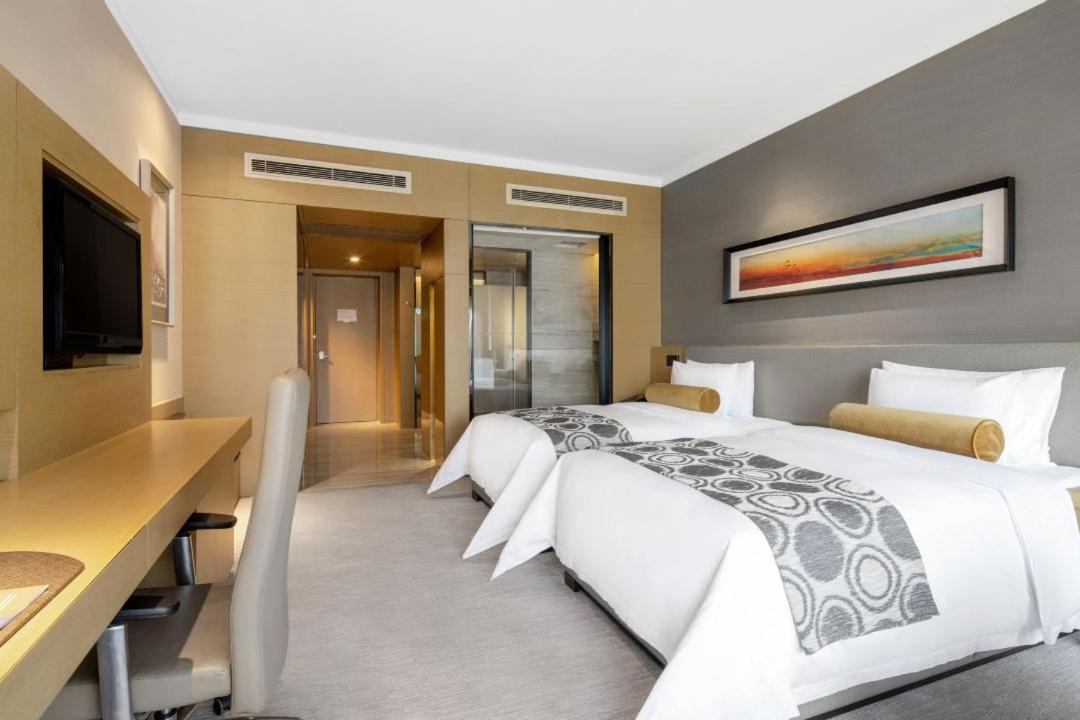 Longchamp Garden Hotel 9/35