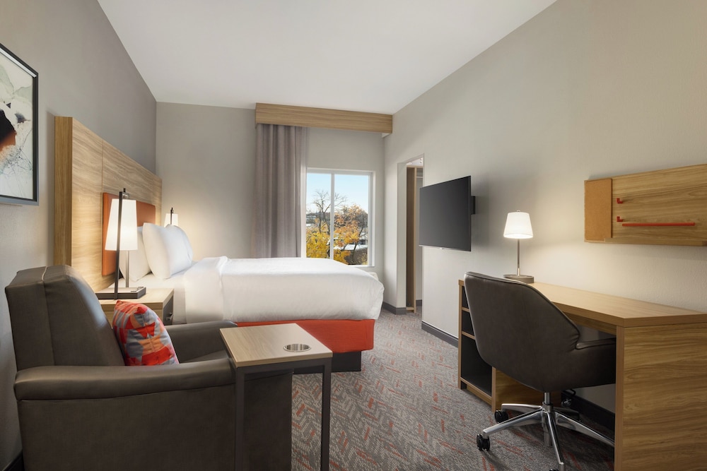 Candlewood Suites Coralville - Iowa City by IHG 7/15