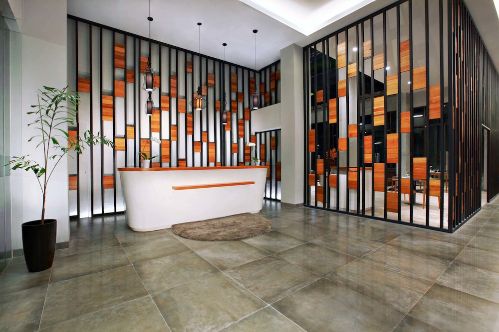 Lobby at Harper Purwakarta, Bungursari