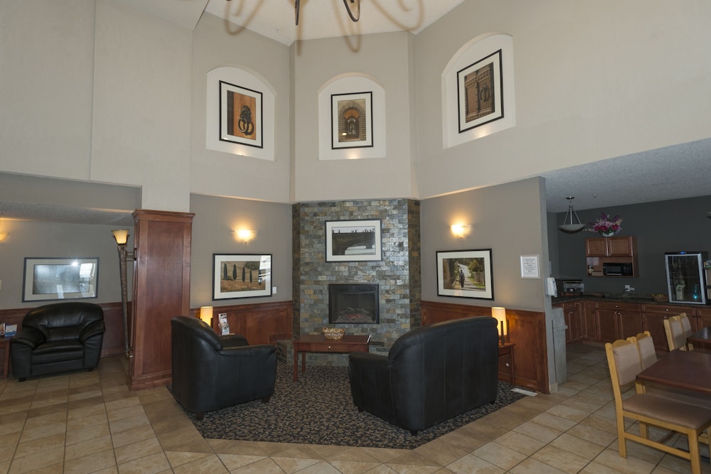 Lakeview Inns & Suites - Fort Nelson 25/35