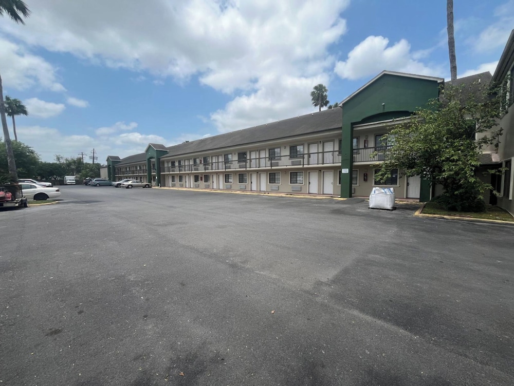 La Posada Inn By OYO Brownsville 32/42