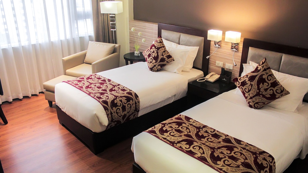Brentwood Suites 13/38