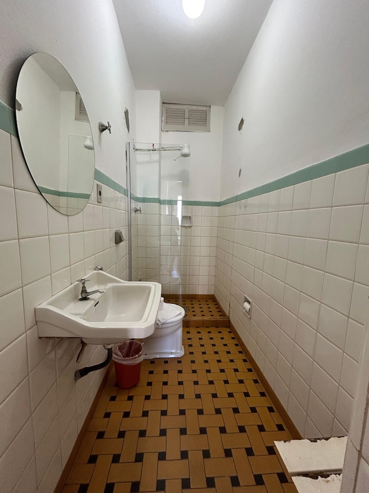 Hotel Uirapuru 50/50