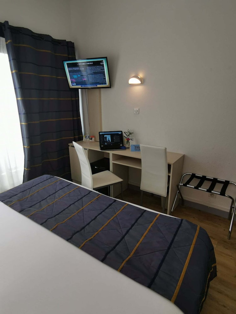 HOTEL LE GAVRINIS 10/25