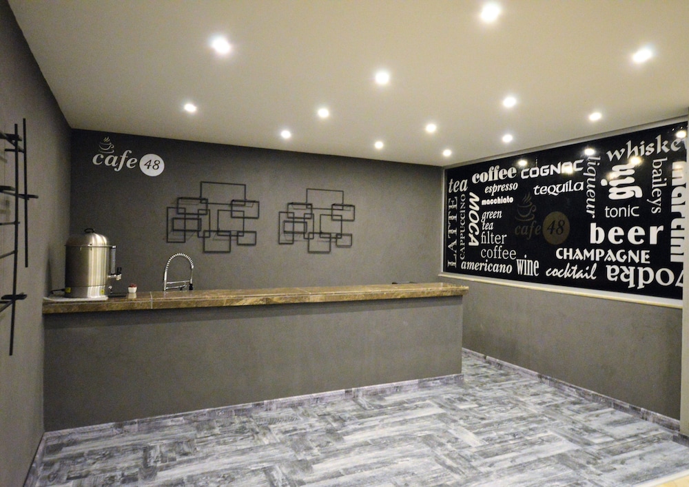 The Hotel 48 6/49