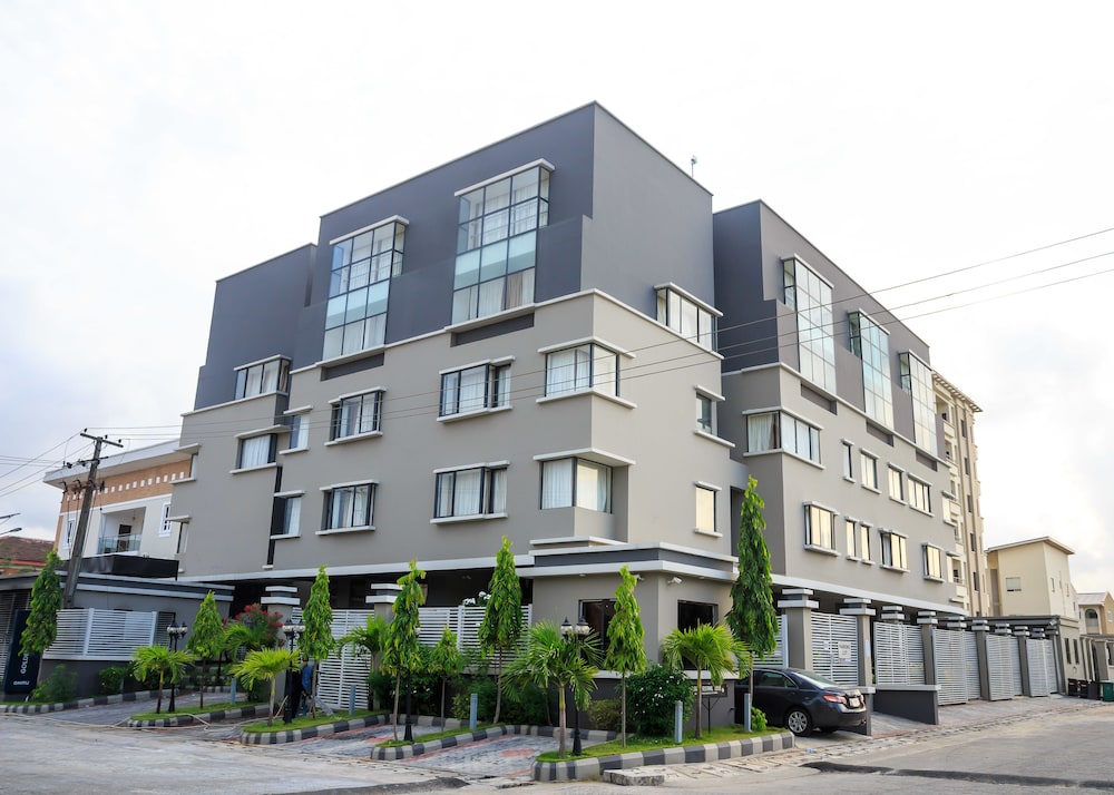 Golden Tulip Oniru Suites 3/26