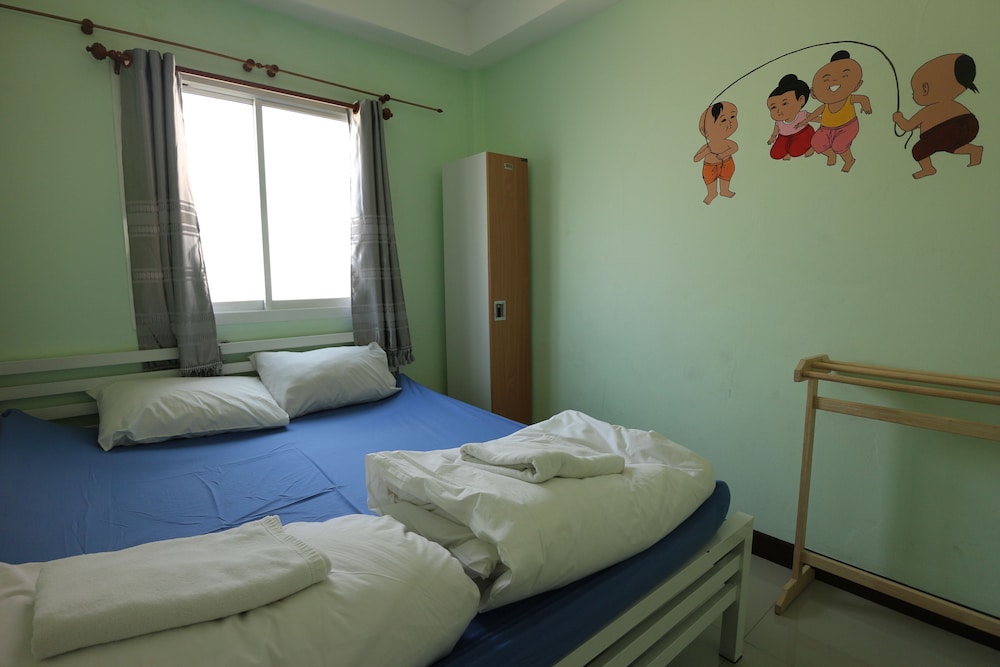 Room at Mahannop Hostel, BANGKOK