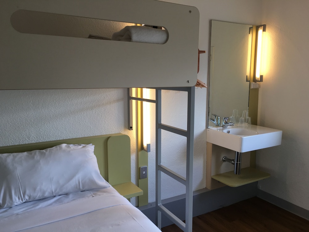 Ibis Budget St Peters 26/54
