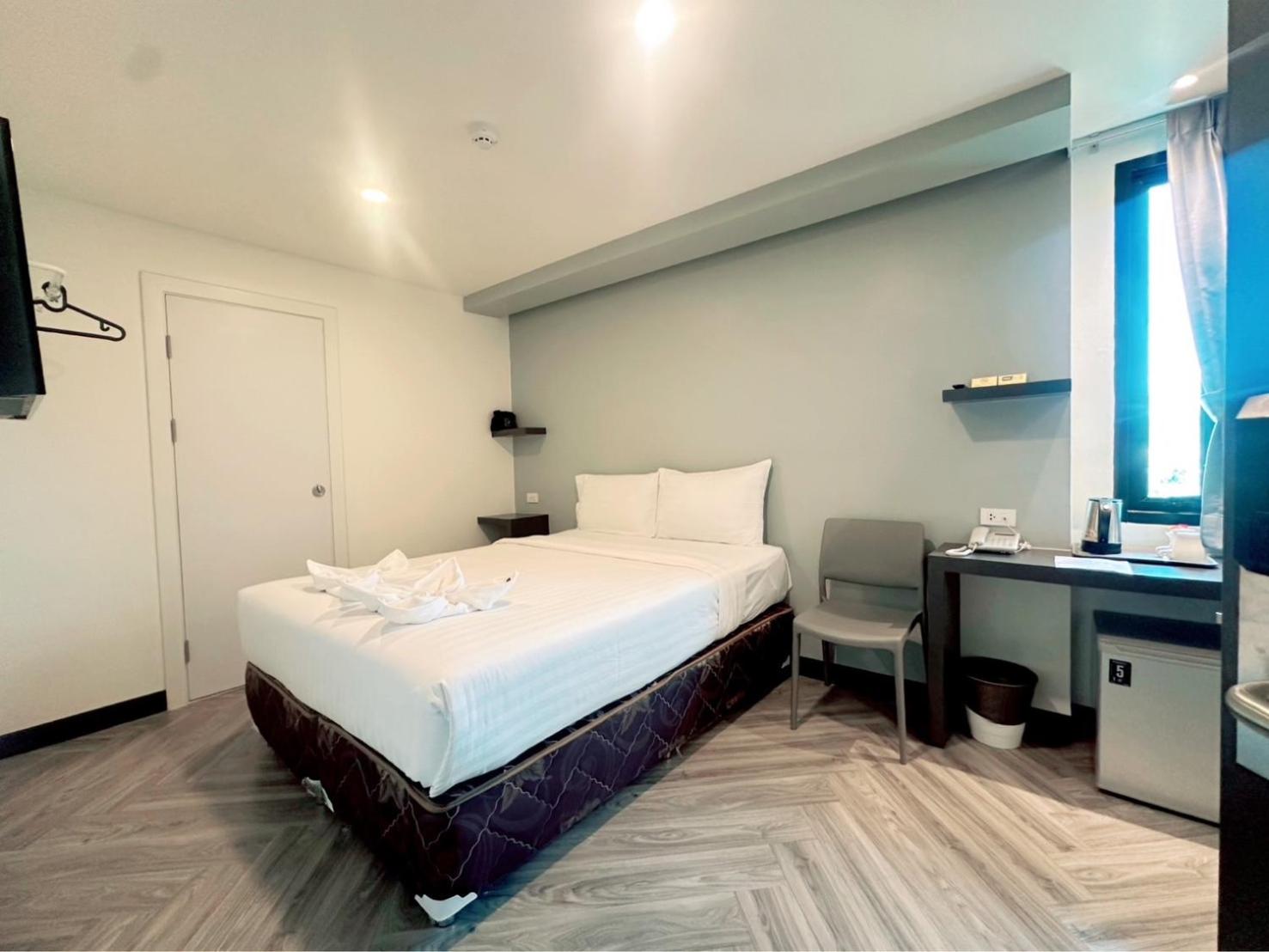 14 Sathorn Hotel 22/42