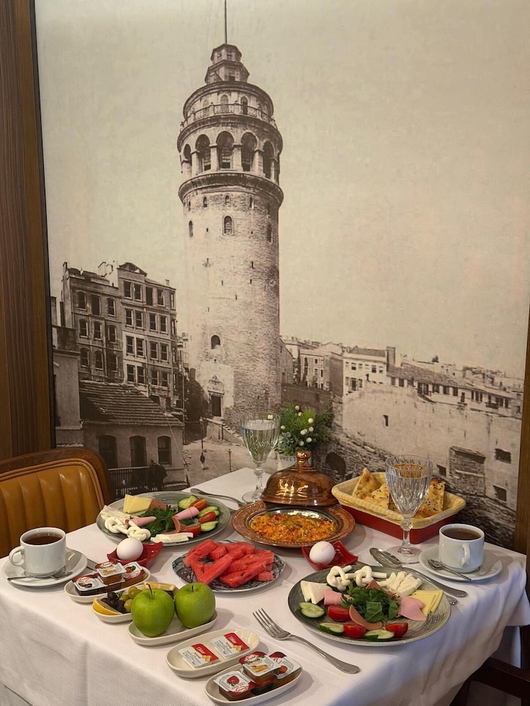 Center Hill Hotel 36/50