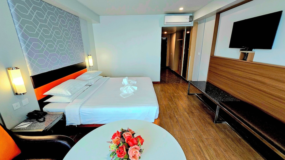 DYNASTY GRANDE HOTEL 18/45