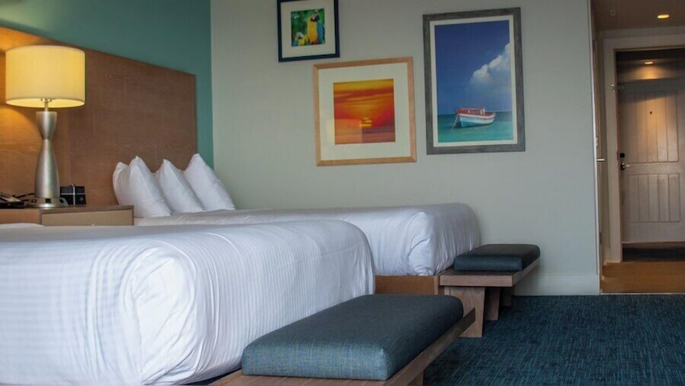 STANDARD, 2 QUEEN BEDS, NO BALCONY