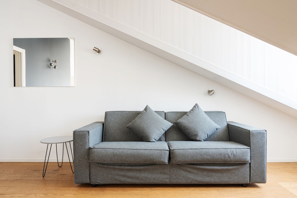 Easyhomes - Brera Luxury Suites 19/42