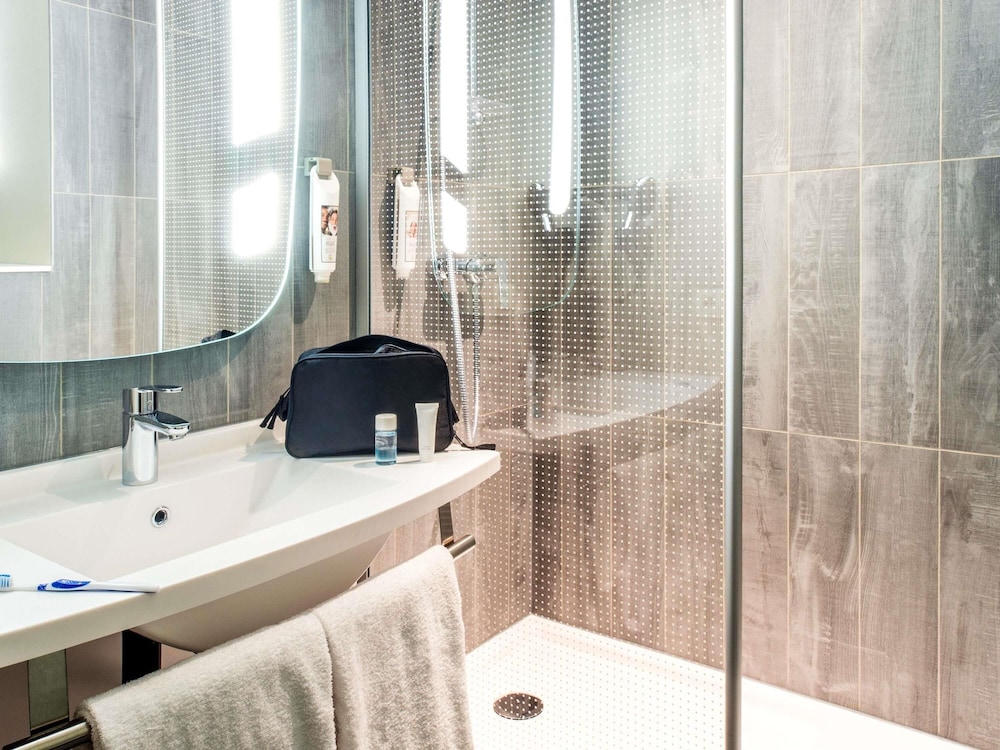 Ibis Nevers 63/63