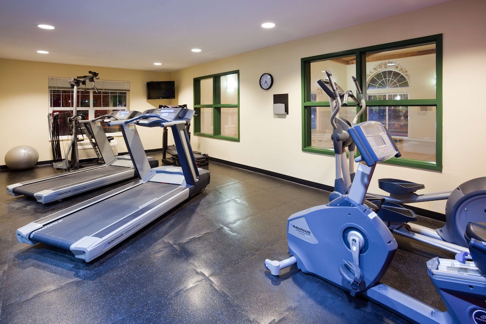 Country Inn and Suites By Radisson Cottage Grove MN 14/32
