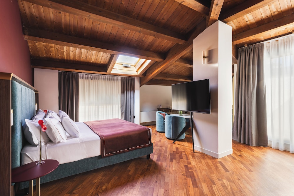 Ferrara Hotel 22/66