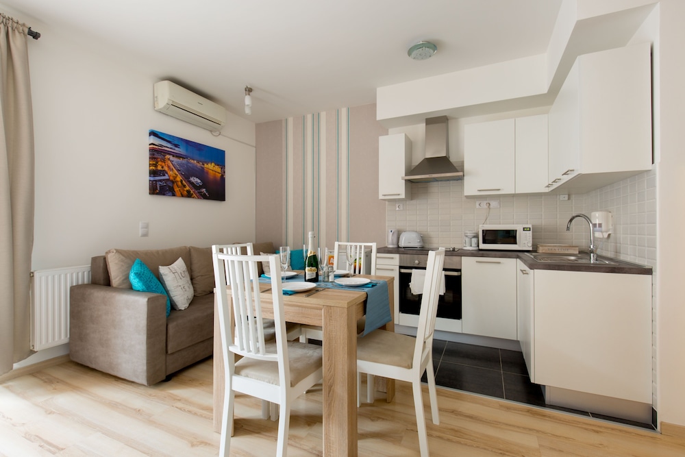 SUN RESORT APARTMENTS 28/33